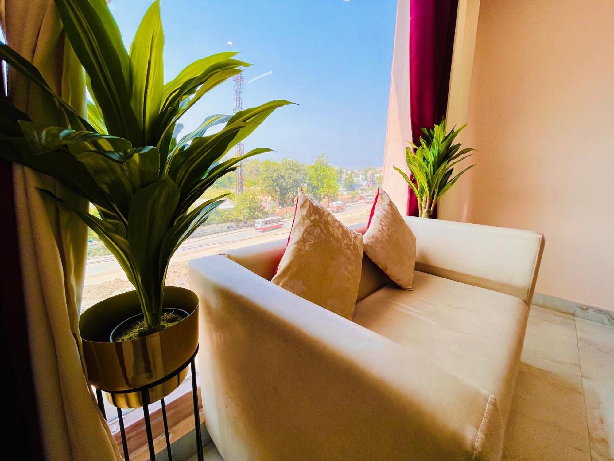 Hotel Golden Temple View By La Casa, Amritsar #Top Rated #Most Awarded #Swimming Pool #Prime Location #Luxury Rooms #Parking #Rooftop Cafe エクステリア 写真